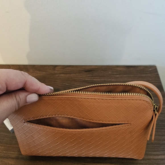 Universal Thread Small Woven Tan Crossbody Bag Faux Leather NWT - Picture 4 of 12